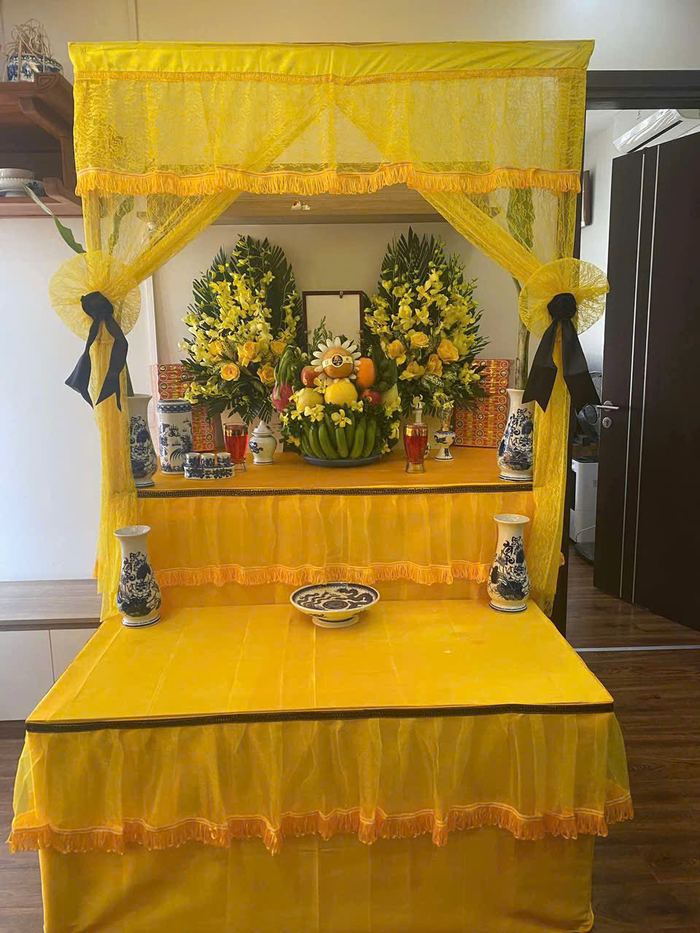 Bàn thờ Phật trong không gian tang lễ